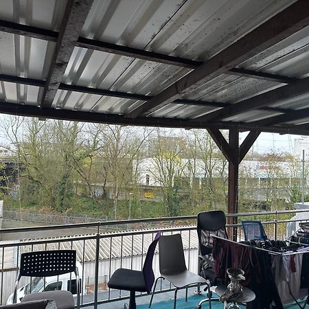 Schoenes Zimmer In Bahnhofsnaehe In Einer Wohnung Mit Grosser Terrasse Gießen Exterior foto