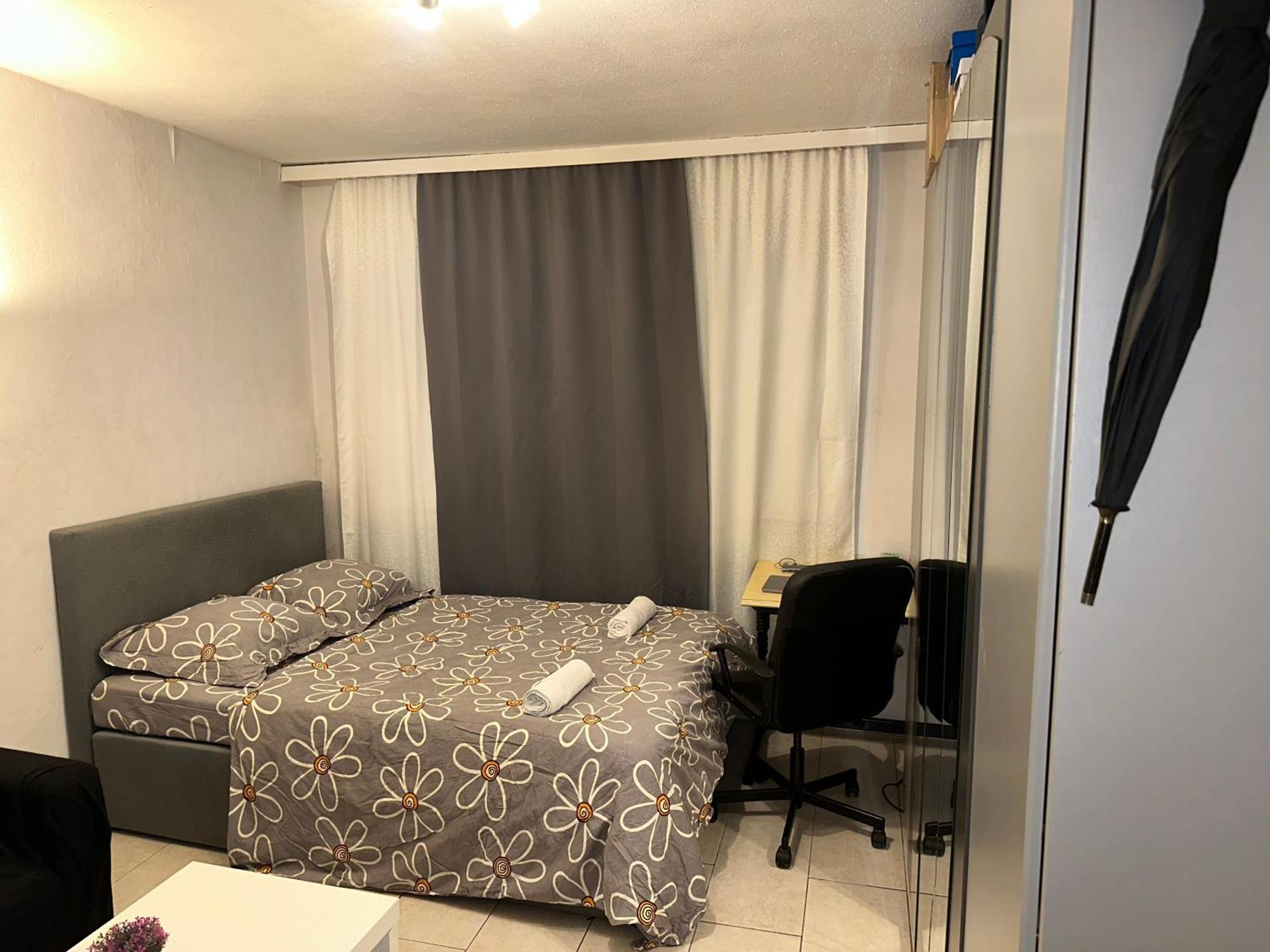 Schoenes Zimmer In Bahnhofsnaehe In Einer Wohnung Mit Grosser Terrasse Gießen Exterior foto